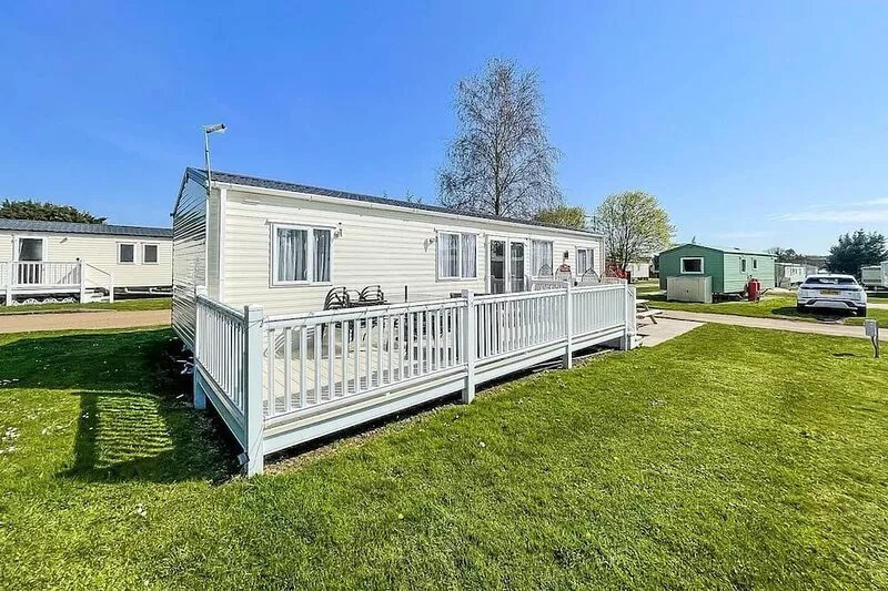 Beautiful 6 berth caravan at Breydon Water nearby Great Yarmouth ref 10056B