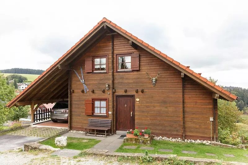 Detached holiday home for 12 persons with a private sauna