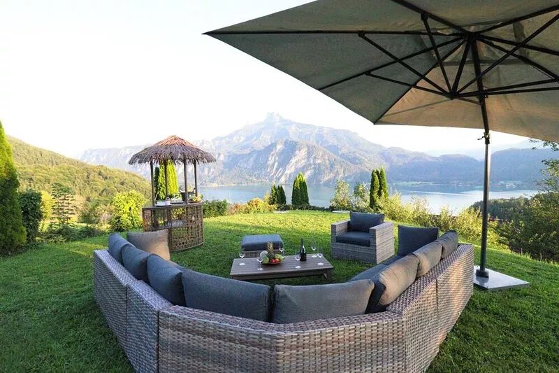 A picturesque oasis of peace and natural beauty!