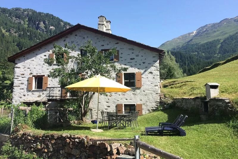 Romantic cottage for up to 8 P, in Val Poschiavo, near Engadine