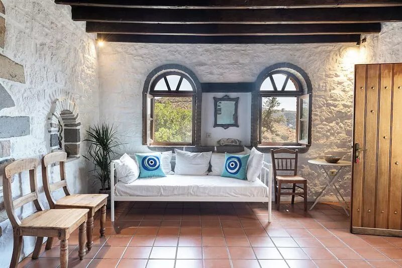 Pool Villa for 10 people next to the beach and the city center