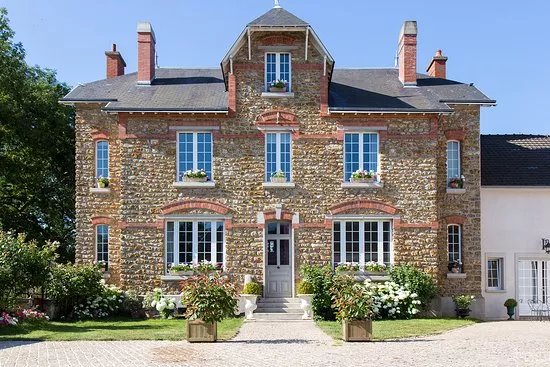 Maisons de Champagne Auguste Huiban & Paul Augustin