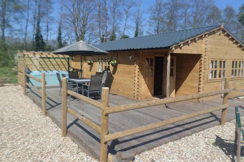 'Bramble Lodge' Littlebourne Canterbury (hot tub)