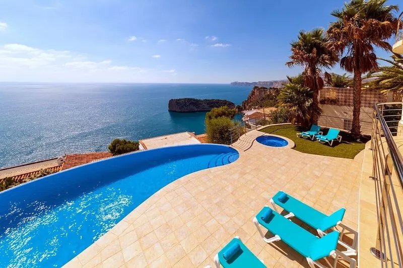 Villa Rosh - A luxury, 3 floor villa with majestic sea views