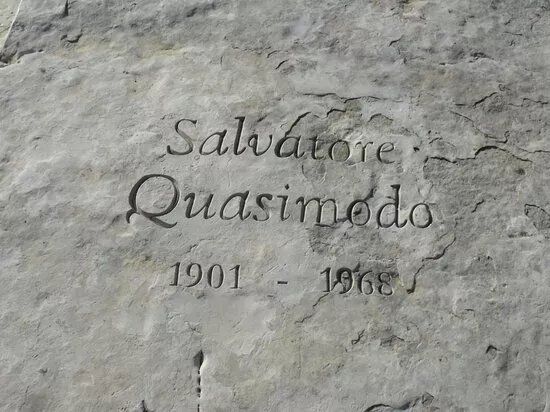 Panchina Libro A Salvatore Quasimodo