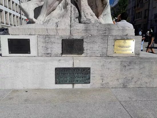 Estatua De Carvalho Araujo
