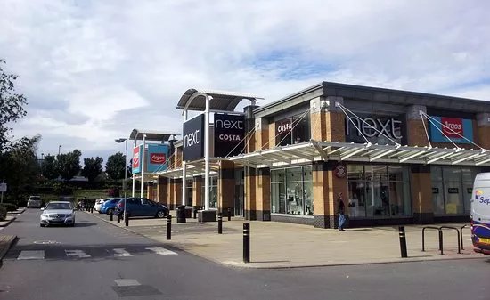Saint James Retail Park