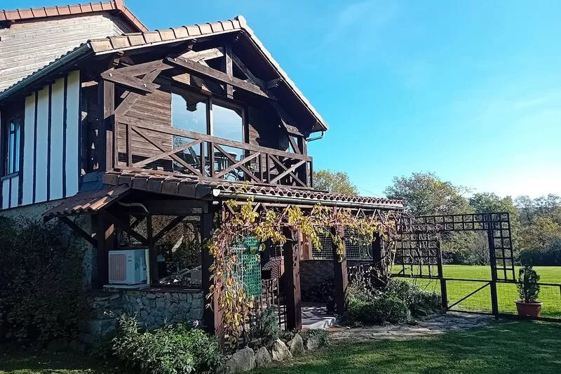 Gite situated within beautifully Secluded Farmhouse.Stunning Heated Pool Area.