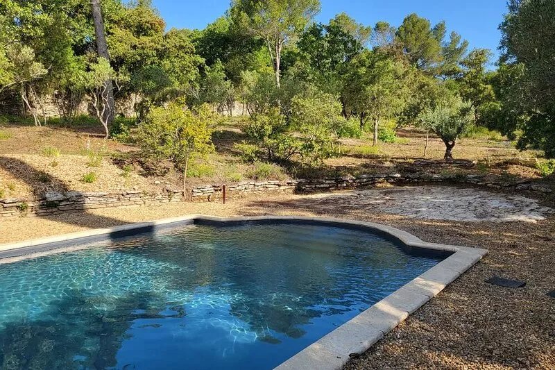 Uzès: Town and Country! Newly renovated house with large pool and grounds!