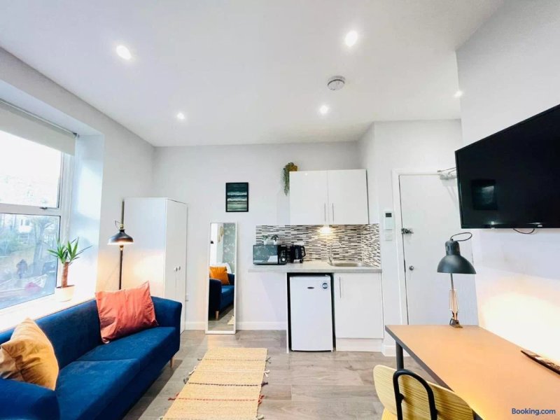 Hawkwood Apartments