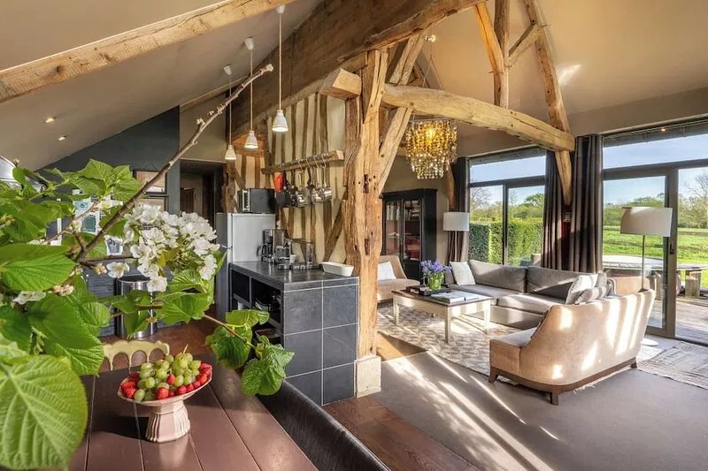 La Vie de Cocagne, Gite de charme near Deauville, outdoor hot tub , 4 adults