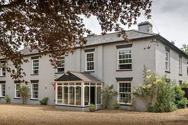 Stubbs House, Loddon, sleeps 20, 2 hot tubs