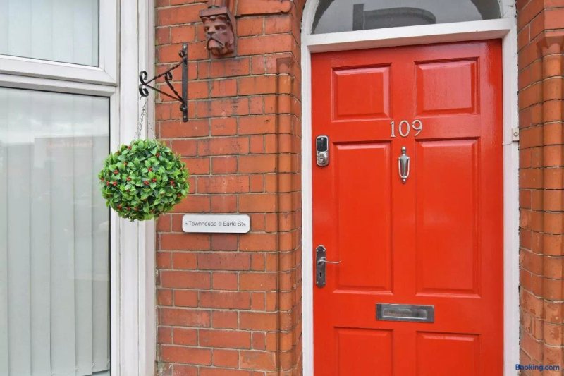 Townhouse at Earle Street