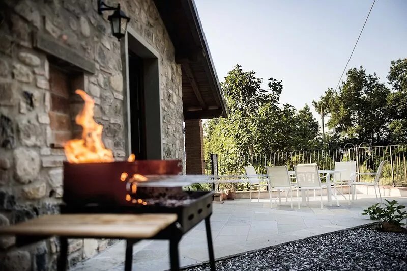 Farmhouse with pool - for 7 adults + 4 kids