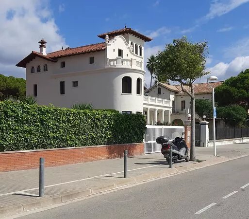 Passeig Del Marques De Casa Riera