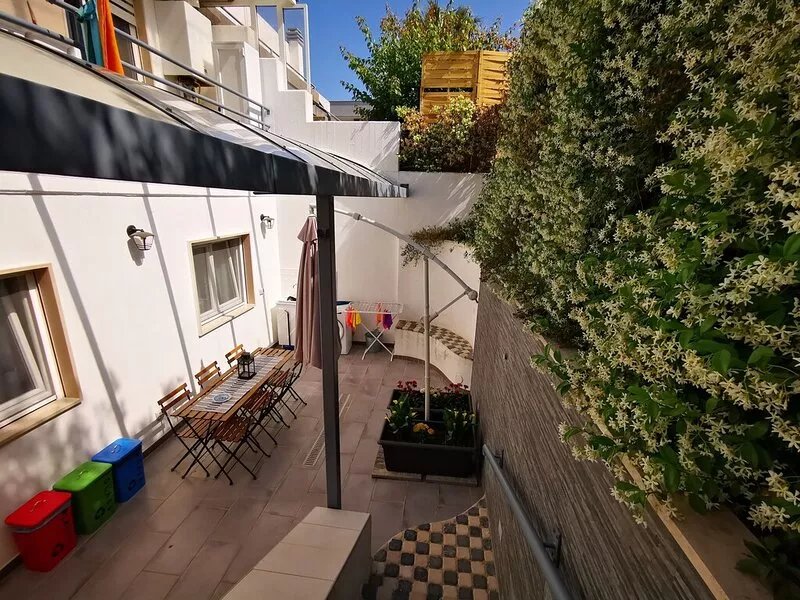 The black dog house: All NEW retro & industrial apartment close to Bari
