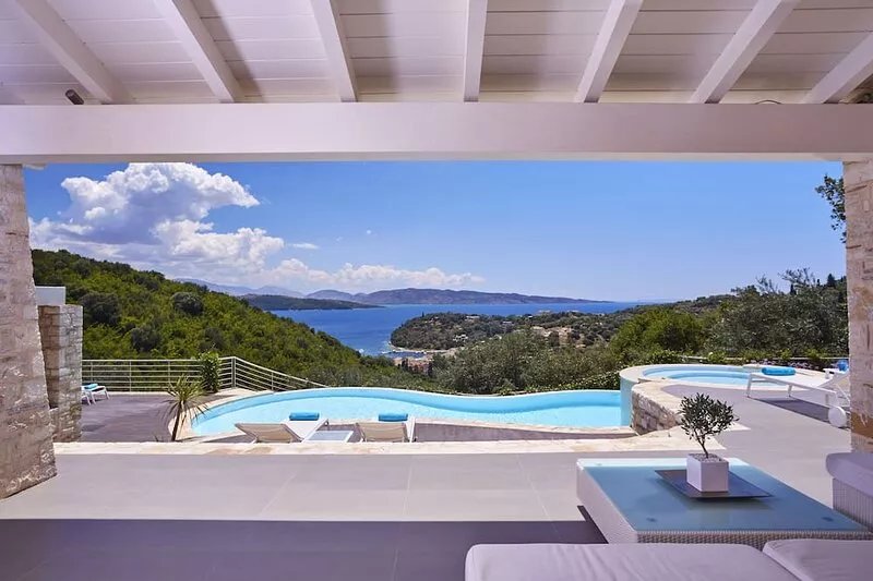 Elegant Luxurious Villa With Breathtaking Sea Views & Fabulous Infinity Pool