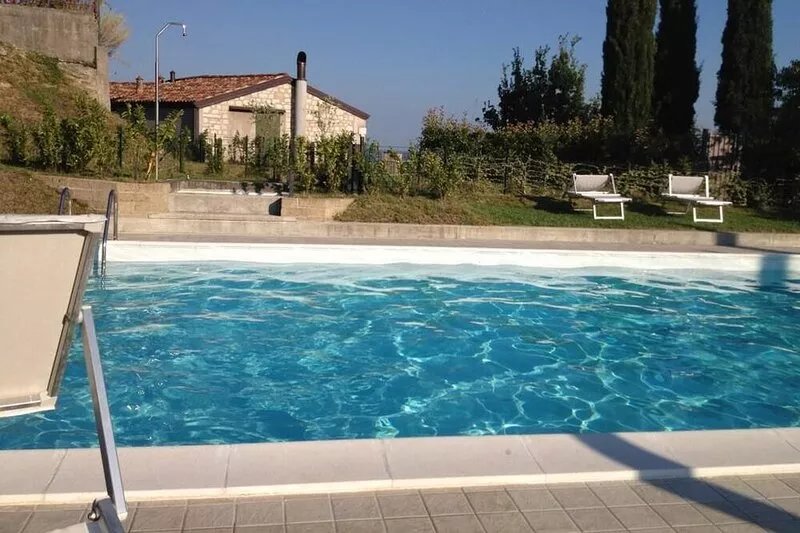 Stunning lake-view villa with pool and barbecue.