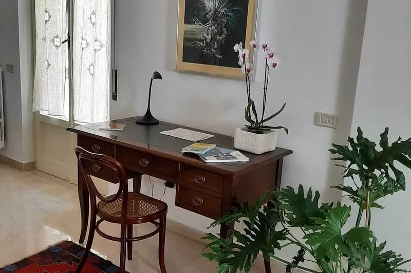 Spacious and elegant apartment within walking distance of the Russian Church