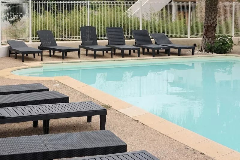 Marina N°2 for 6 people, swimming pool, 800 m from the beach