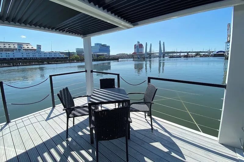 Houseboat SVANESUND with roof terrace in the heart of Gothenburg