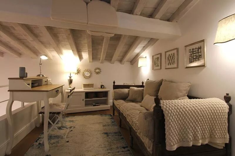Newly listed, renovated: Stunning luxury in the magnificent Santa Croce district