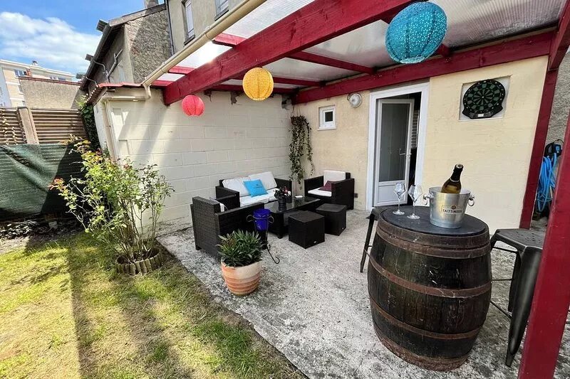 Appartement Cosy au Coeur des Maisons de Champagne Avec Jardin Privé de 110m2