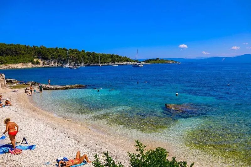 Xenia House: In Gaios, Renovated, Lovely, A/C, WiFi