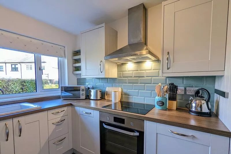 Parkview Cottage - Beautiful terraced bungalow with cosy fireplace