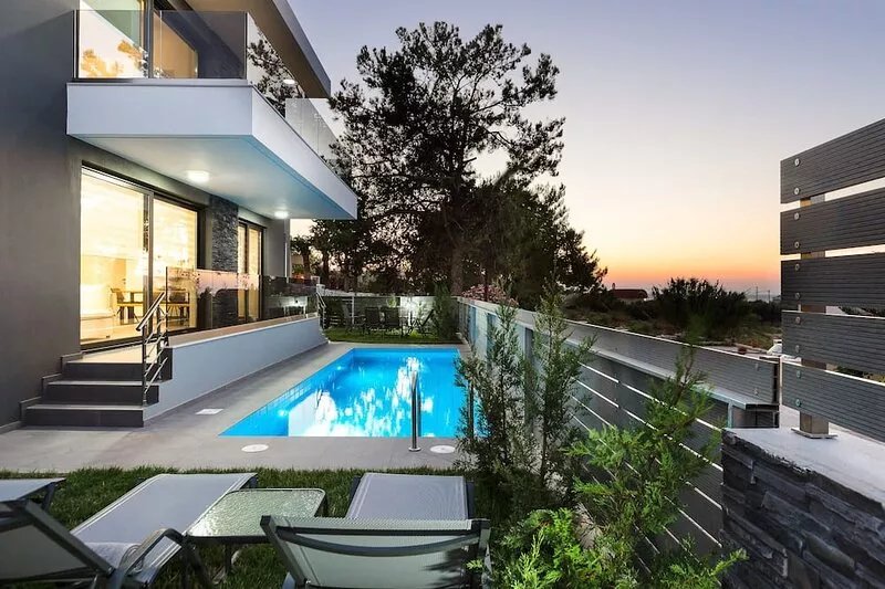 Nisos Villa, walking distance to the beach & amenities, Car Free holiday