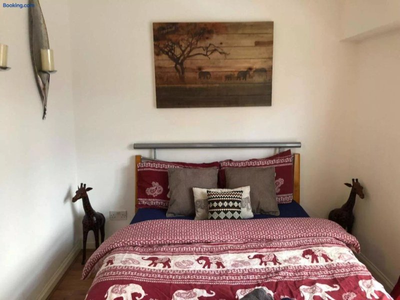 Commercial City Rooms
