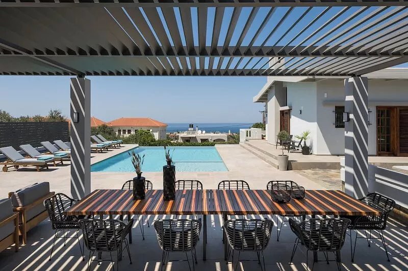 Villa Azatis : A Luxurious Retreat with Panoramic Views, Gardens and a Pool