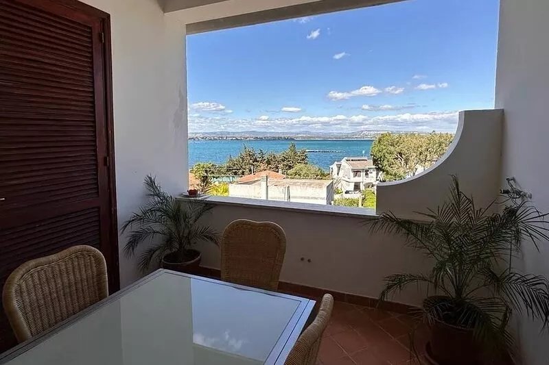 Panoramic sea-view apartment a few meters from the beach,