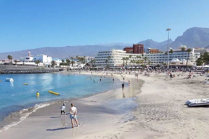 Borinquen just 280 meters to the beach, balcony with sea view, heated pool, wifi