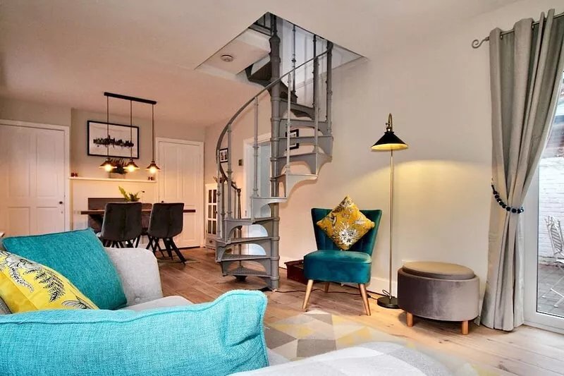 Pass the Keys | A Character Cottage in Historical Canterbury