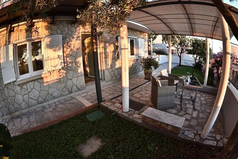 Nika Family Apartments - Deluxe Studio Apartment with Terrace and Sea View (A1)