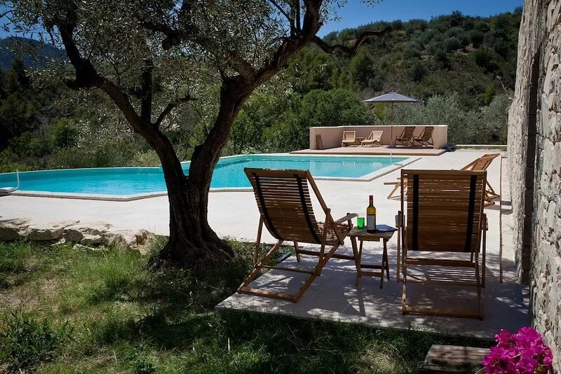 Stunning villa with panoramic views of Saint-Julien and the Mont Ventoux