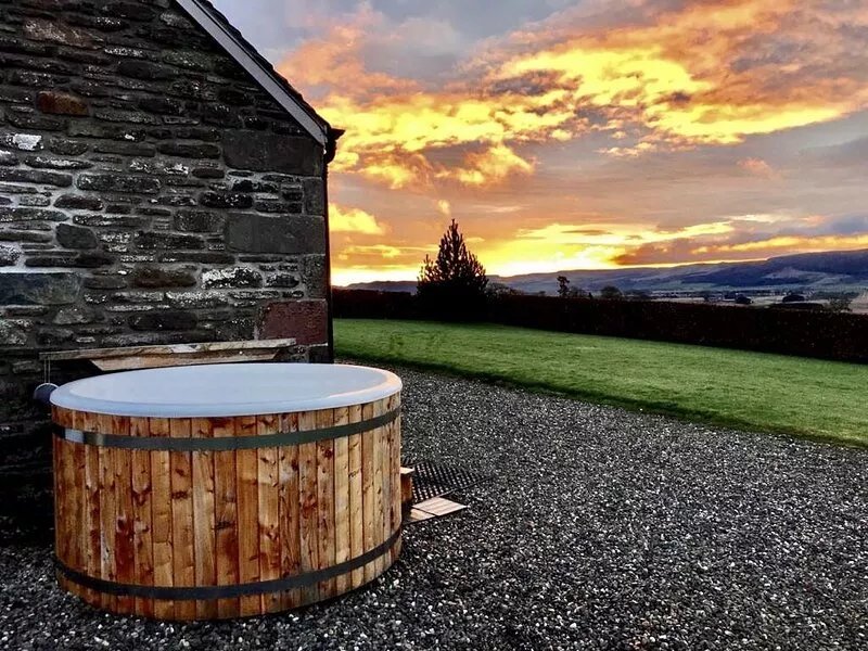 Award-Winning 5 Star Luxury Private Retreat - Hot Tub, Tennis, Fishing, Horses