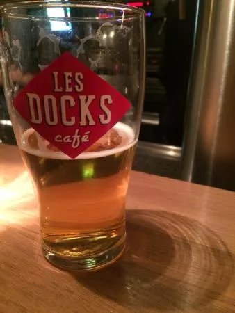 Les Docks Cafe