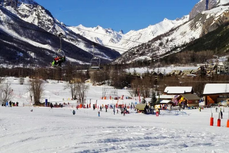 Le Monetier Les Bains:  sunny modern flat close to village centre and ski lifts