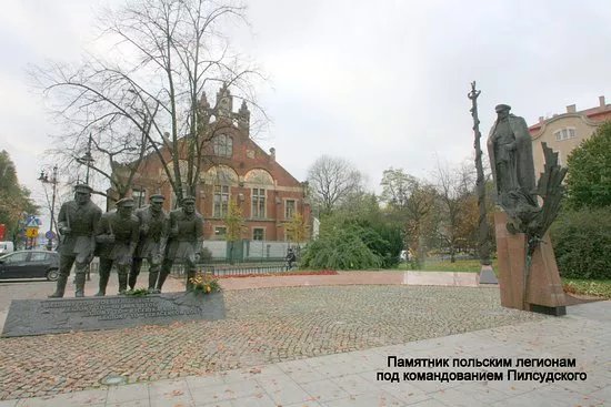 Jozef Pilsudski Statue