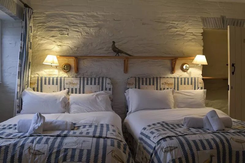 8 bedroom accommodation in Colquite, Washaway