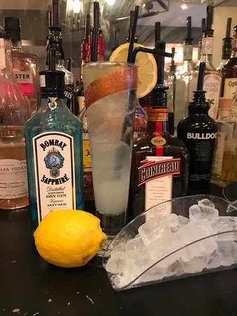 The Lock Cocktail Bar
