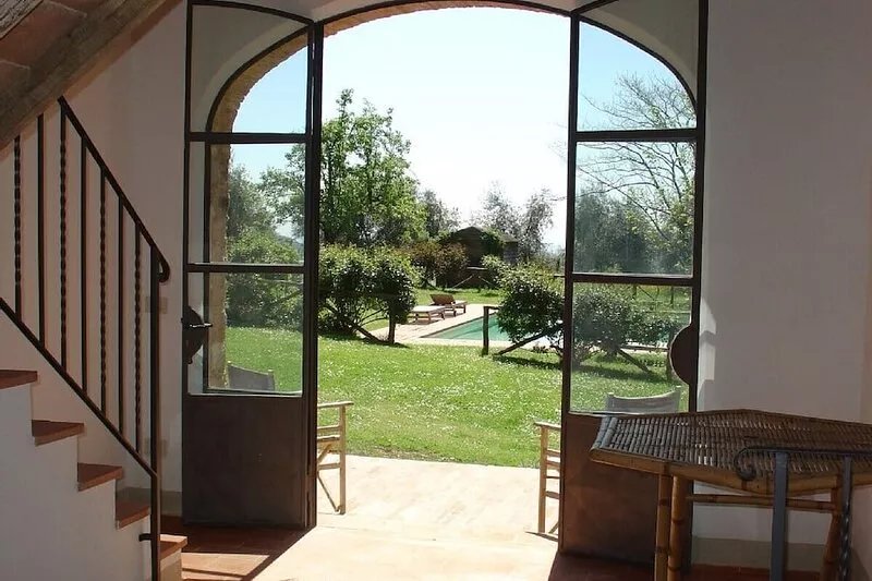 House with pool. Idyllic setting in hills near Lucca and coast WiFi Aircon
