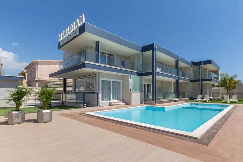 Apartment "Residence Meridian Unità 4" Near the Beach with Mountain View