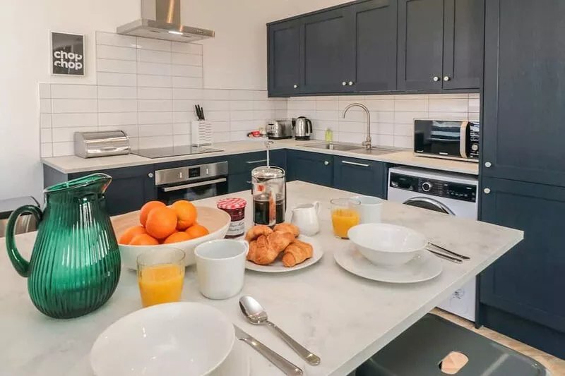 THE SALTHOUSE APARTMENT 2, pet friendly in Scarborough