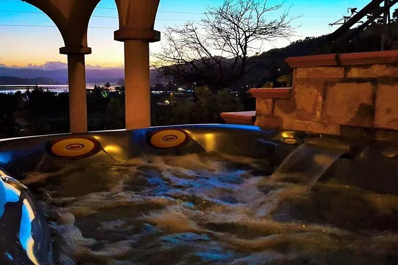 Breathtaking view 350 mtrs. from the beach+Jacuzzi