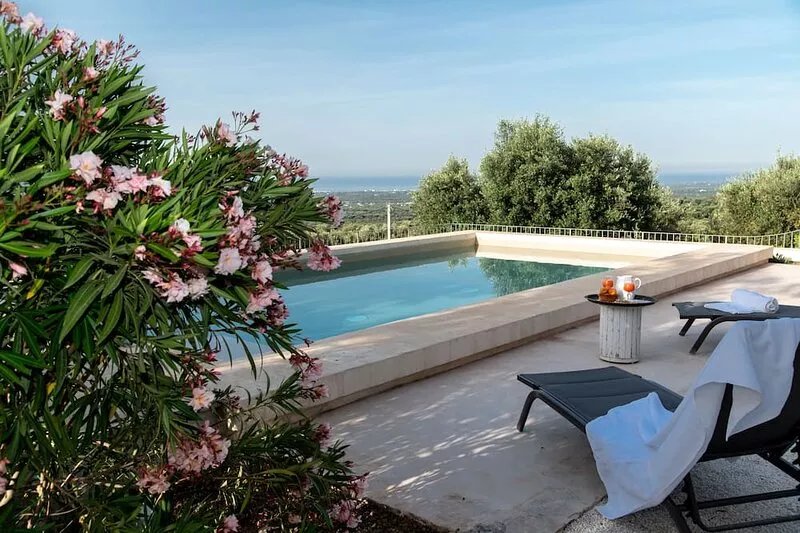 Beautiful trullo with panoramic sea view and pool - 3 bedrooms - 2/6 people