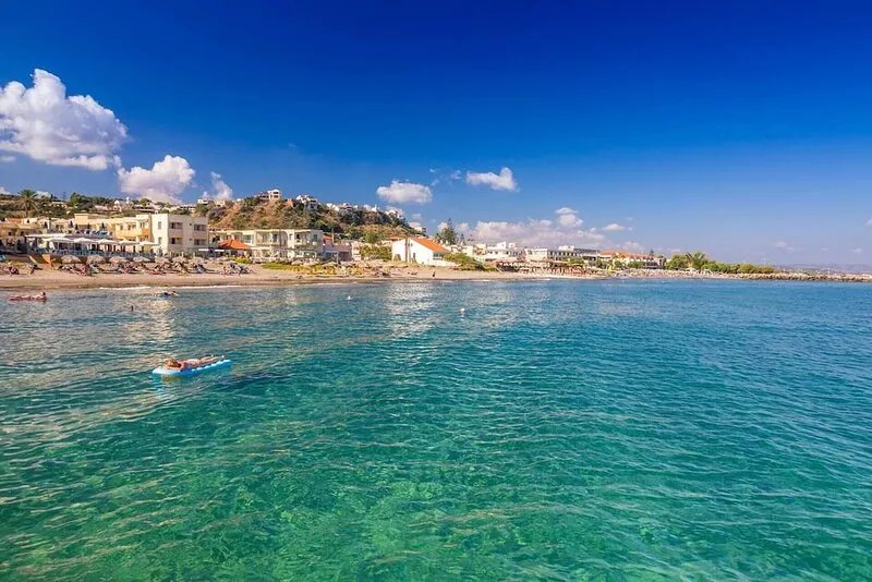 3-bedroom Platanias Villa with Private Pool, 800m from the Sandy Beach