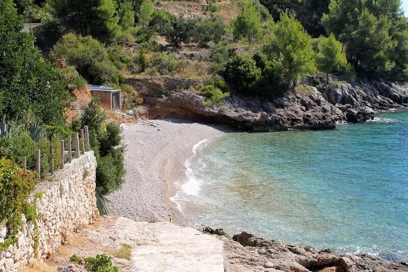 Two bedroom apartment near beach Cove Torac, Hvar (A-4875-a)